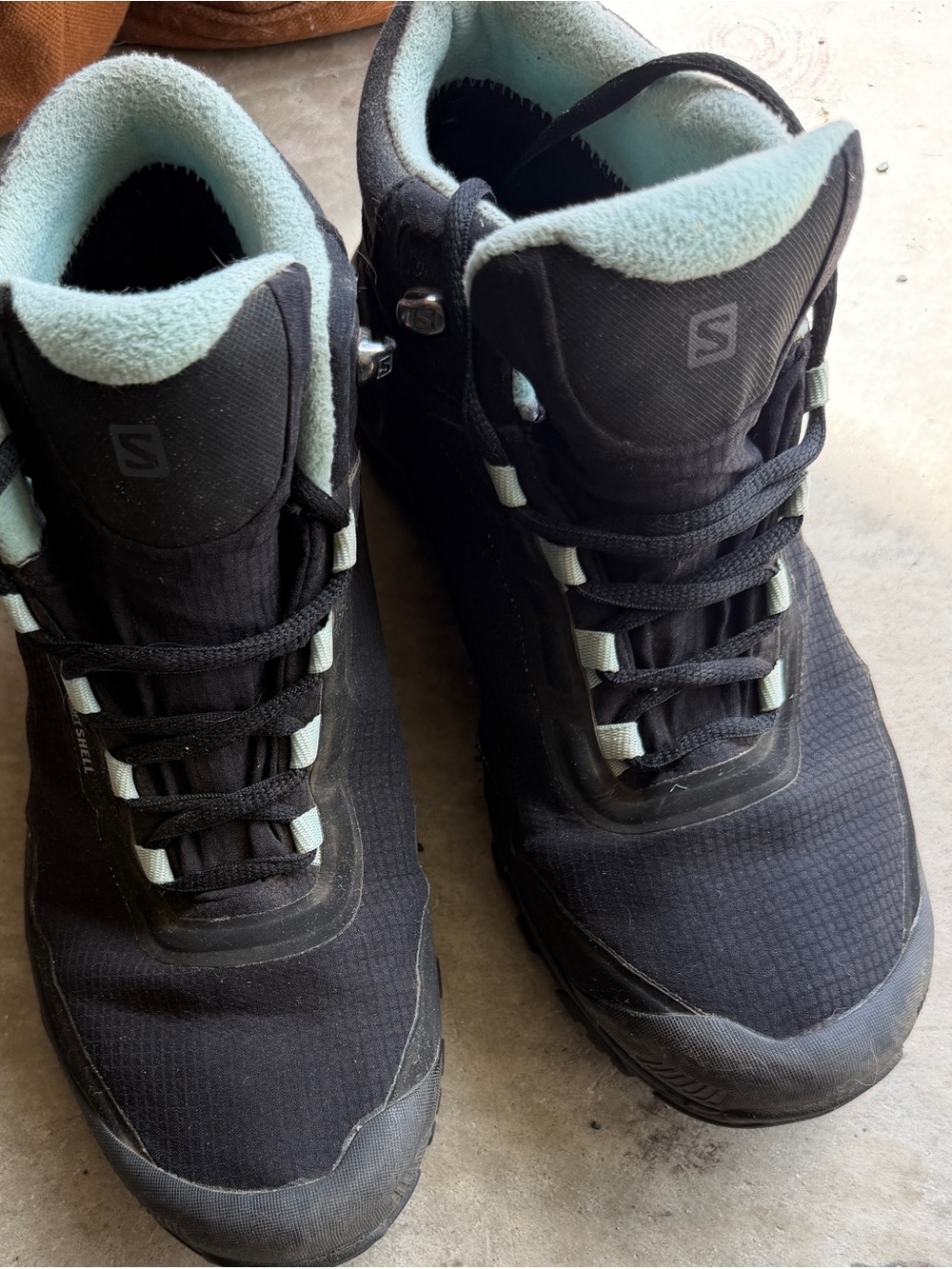 Salomon Women Black Hiking Boots size 8.5